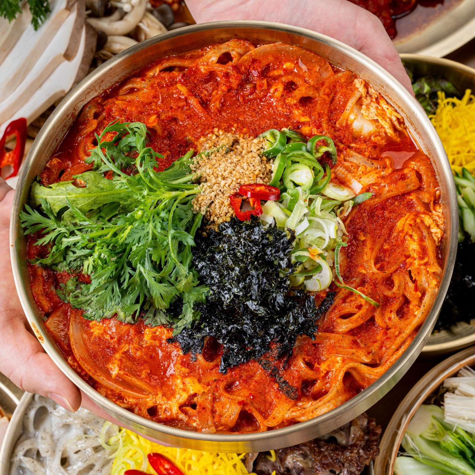 비빔칼국수